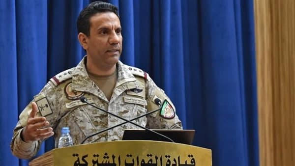 التحالف: استهداف صالات المطار جريمة حرب