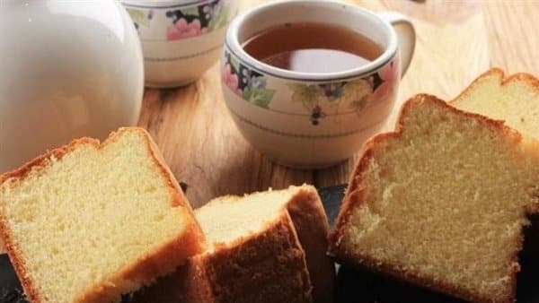 Making a Classic Fluffy Tea Cake