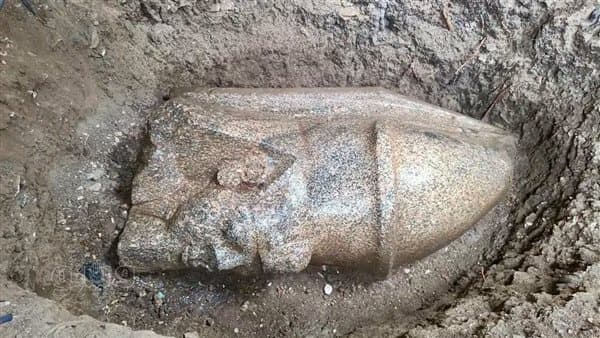 اكتشاف بقايا تمثالين لرمسيس الثاني في بهبيت الحجارة