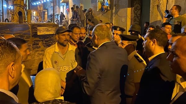 مسؤولون حي لأقوالهم في انهيار عقار في حدائق القبة