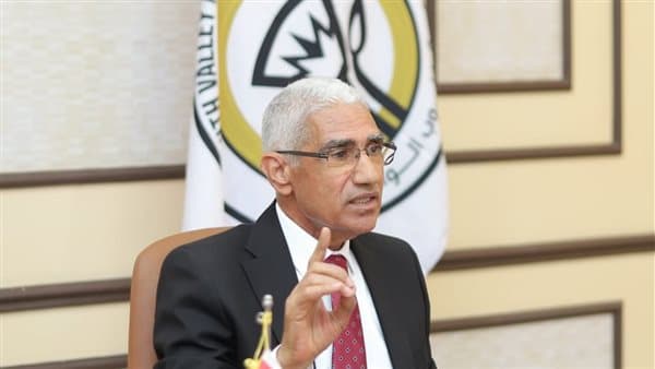 جامعة جنوب الوادي تبحث عن حلول لنظام النقل