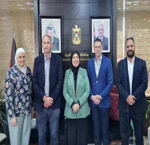 غنام تلتقي وفدا بريطانيا كنديا بشأن تصعيد العدوان
