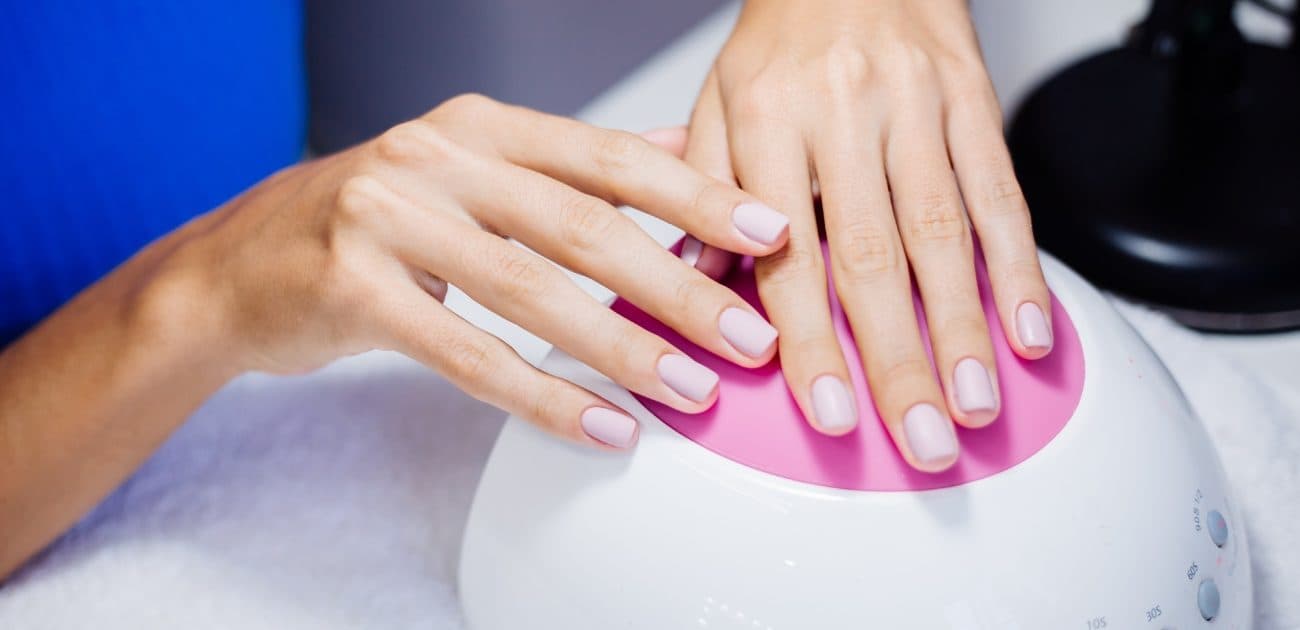 Removing nail polish without acetone