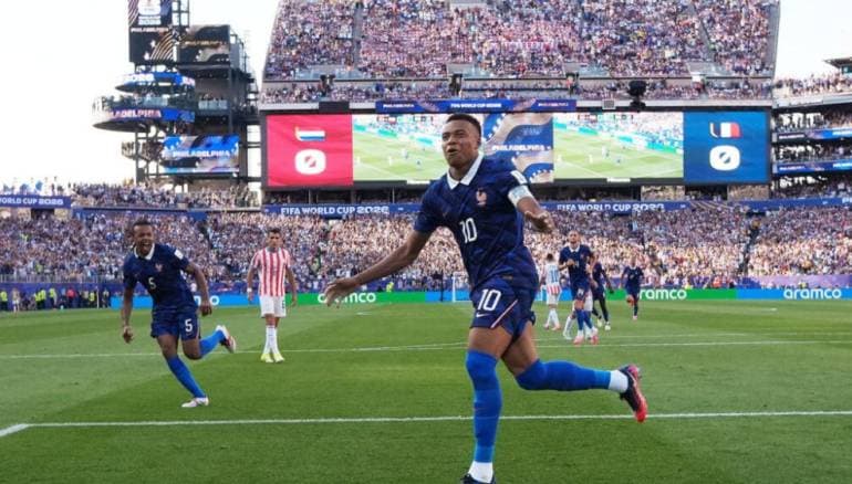 France beats Paraguay for quarter-final