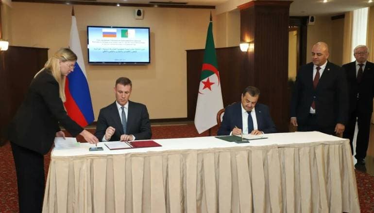 الجزائر وروسيا تتفقان على تعزيز التعاون