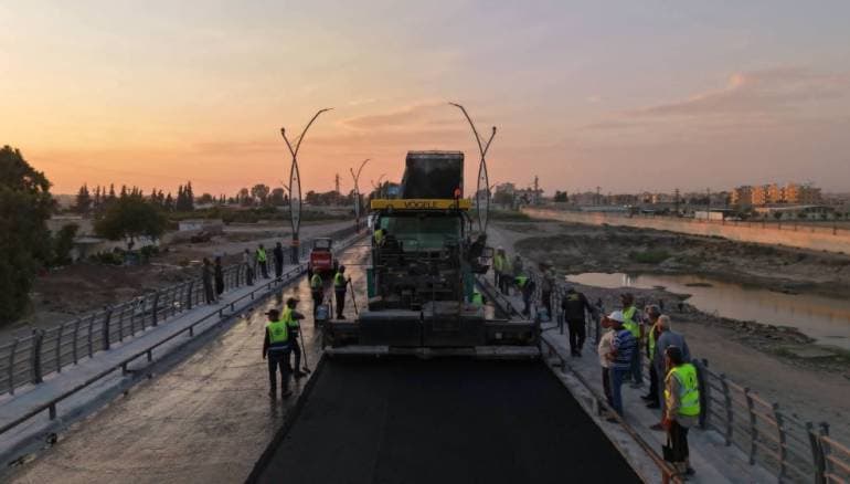 SEBCO Starts Paving Al-Rashid Bridge