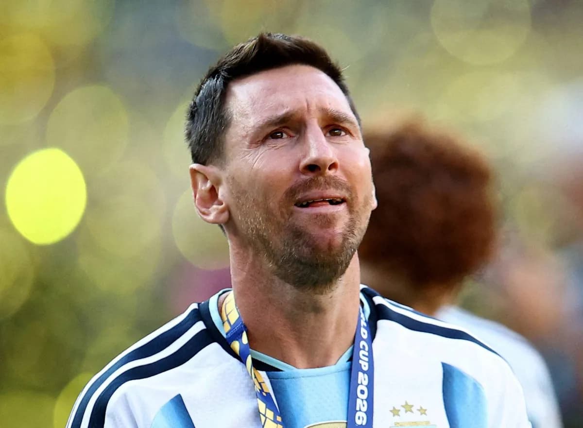 Messi's Tears Feature on Argentine Front Pages