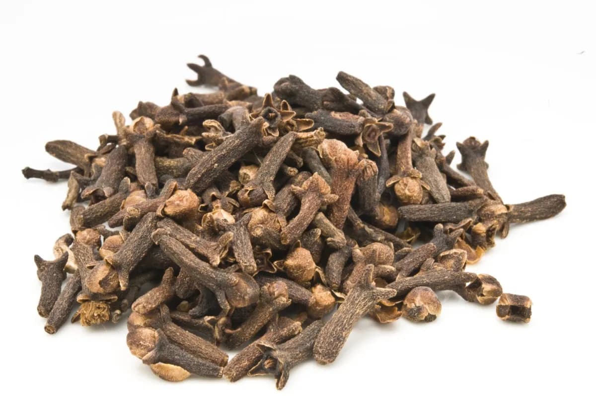 Daily consumption of cloves and nerve health