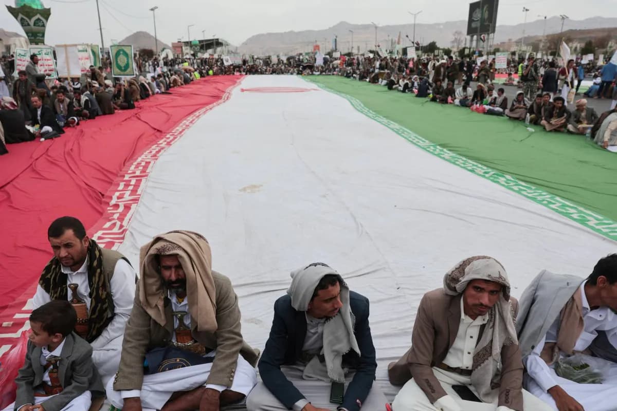 Houthis Strengthen Ties with Iran