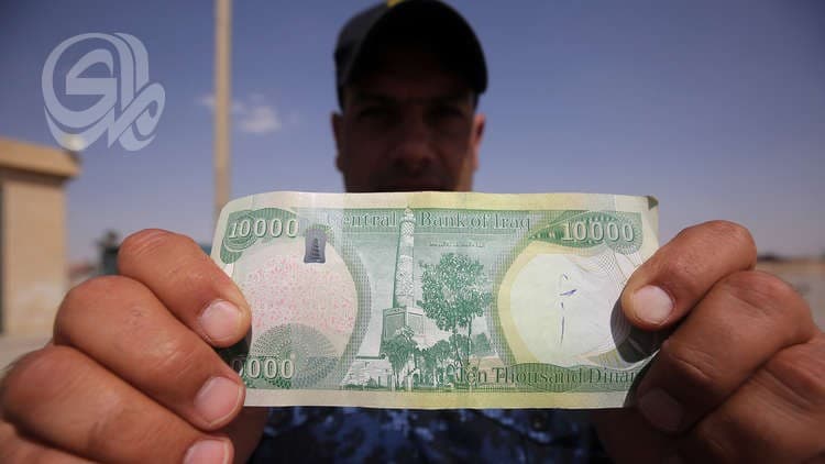 Economist Warns Public Asset Sales May Hit Dinar Hard