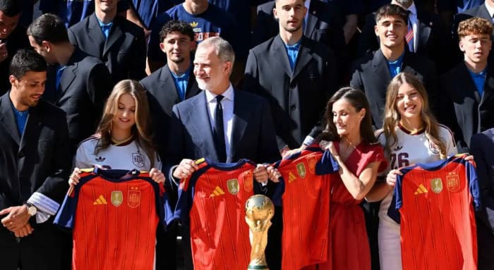 King of Spain hosts world champions