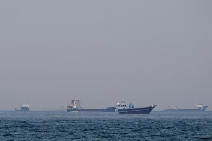 Ship crossings at Hormuz decrease amid ongoing war