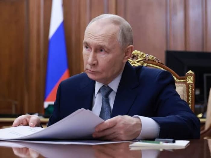 Putin reassures economic stability amid refinery attacks