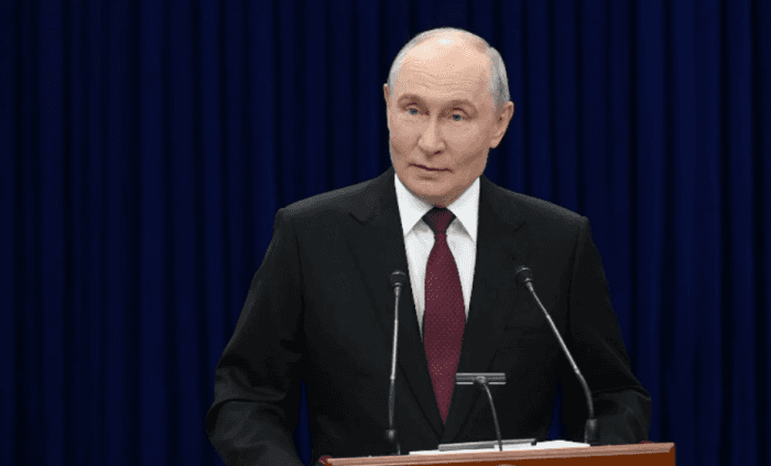 Kiev pauses attacks before US envoy visit