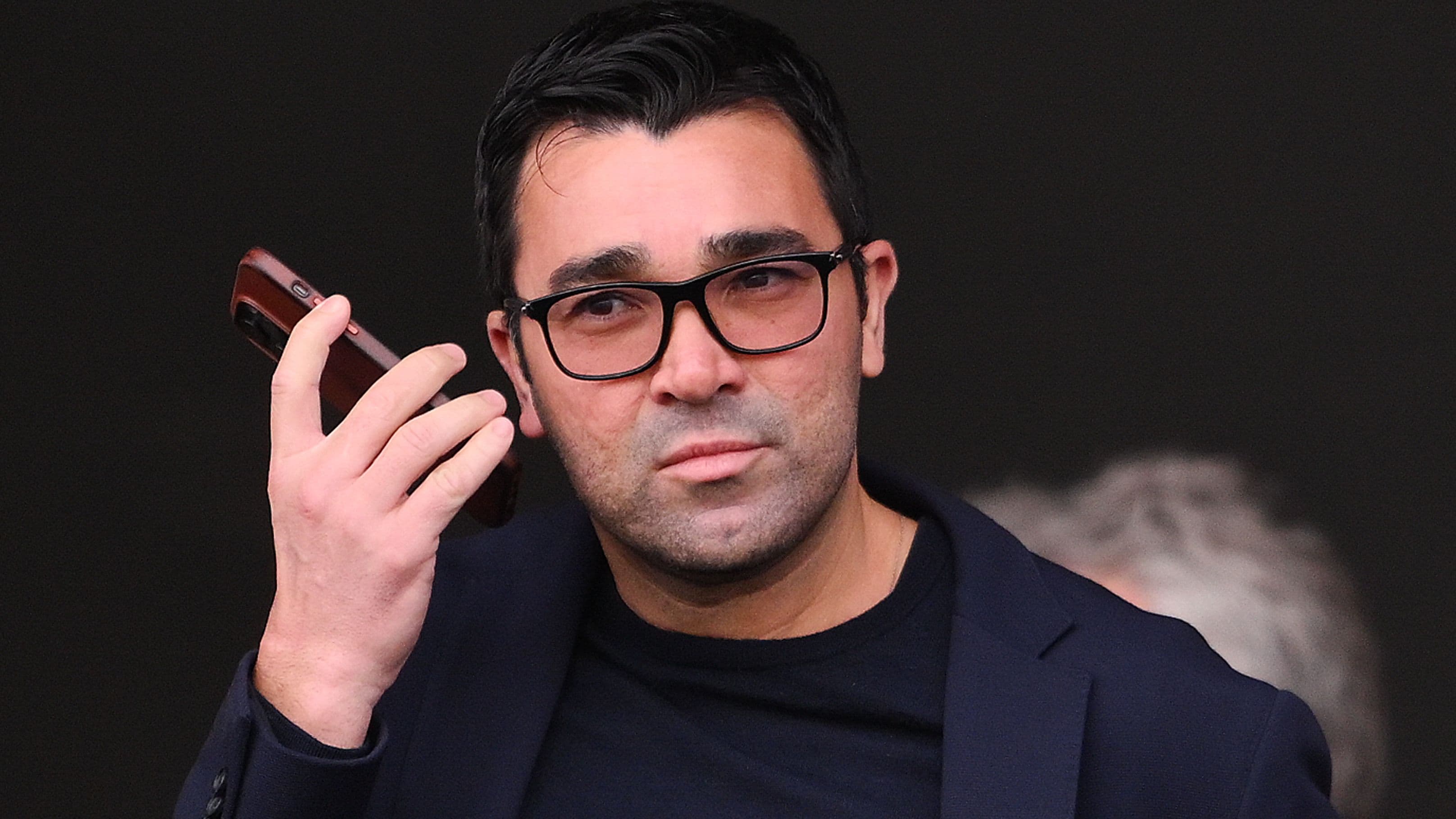 Barcelona benefits from Deco project
Manchester United suffers losses