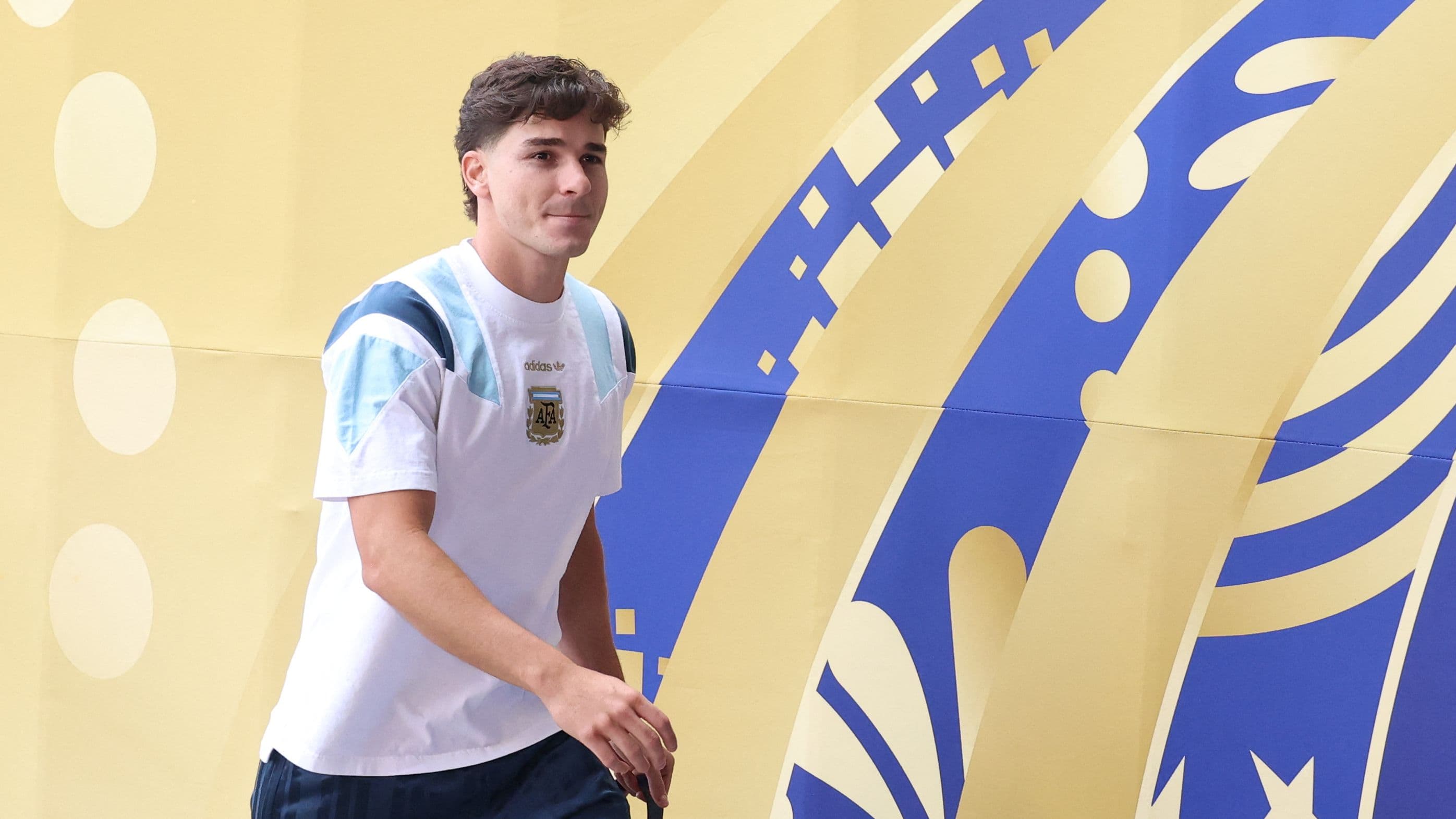 Barcelona relies on its strategy for Alvarez