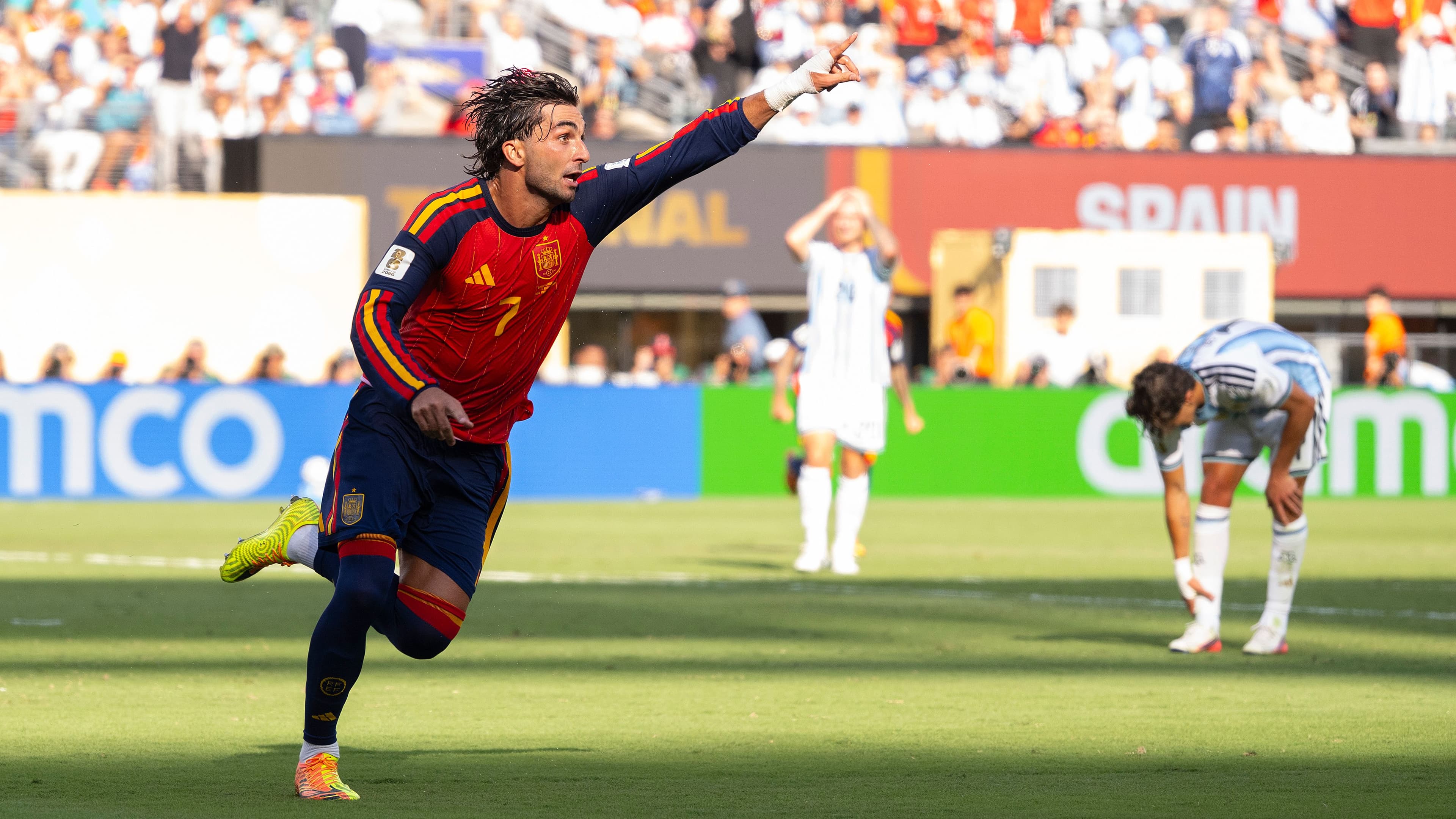 Vandalized Ferran Torres mural in Spain