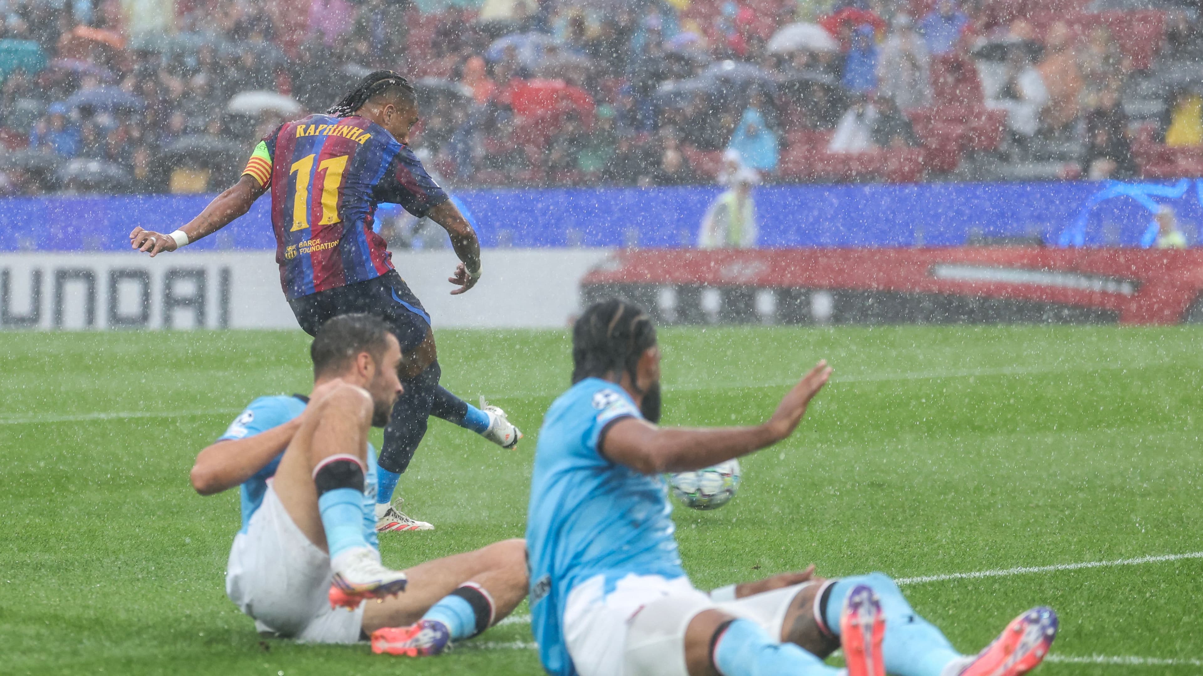 Raphinha's streak reaches new level but loses Messi record in 6 seconds