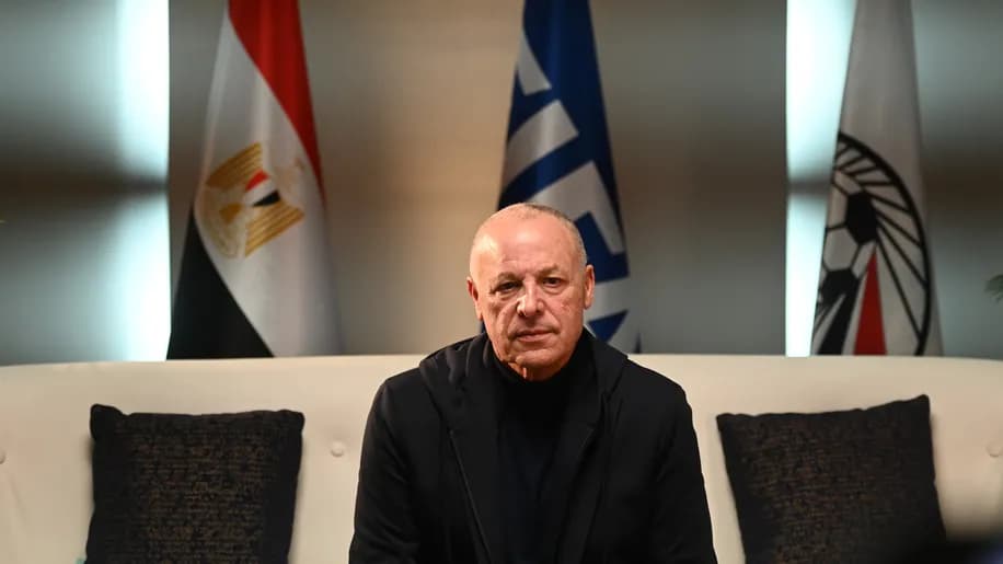 Abu Rida discusses Hossam Hassan with journalists head