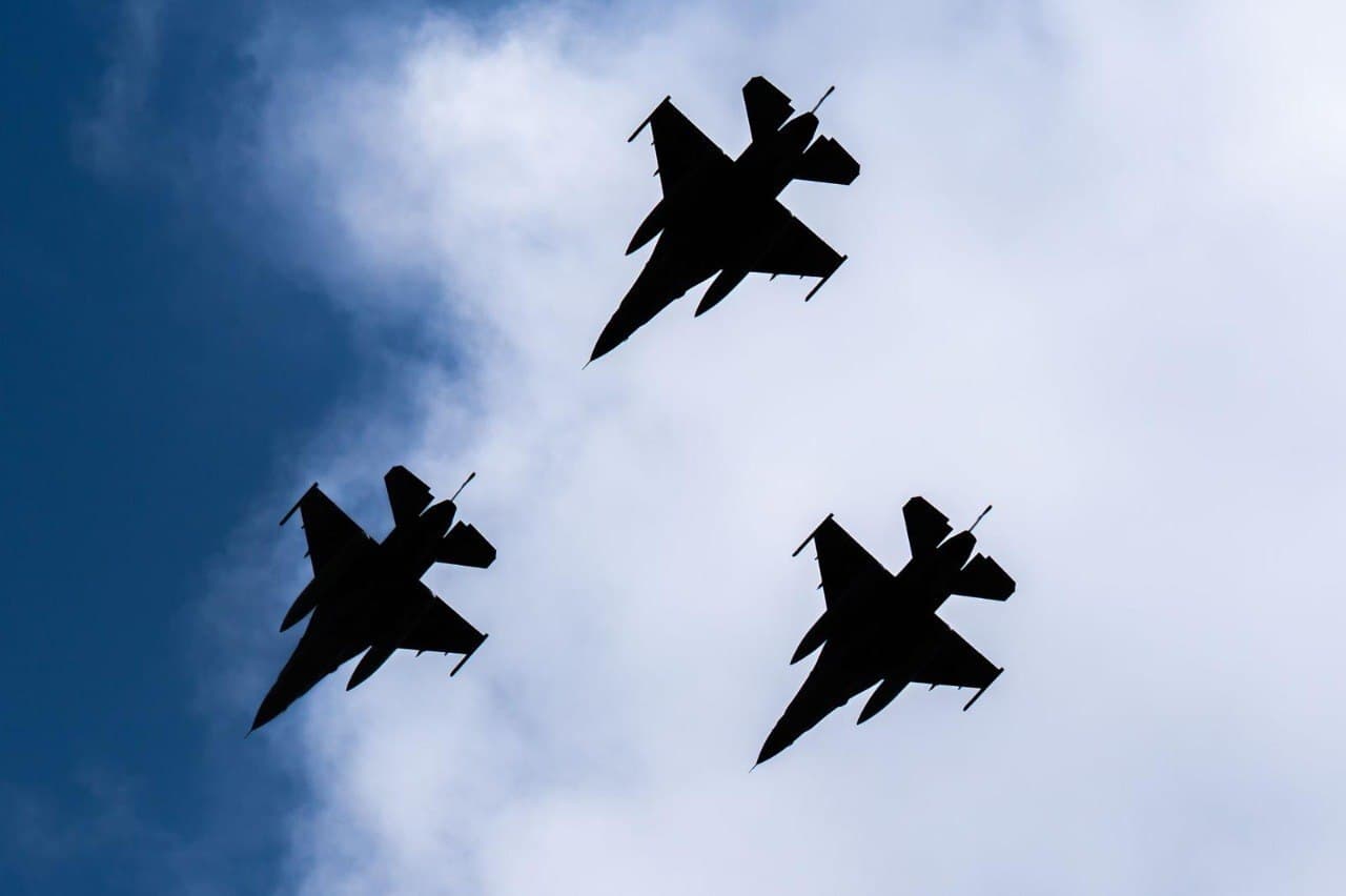 Tel Aviv boosts military alert levels