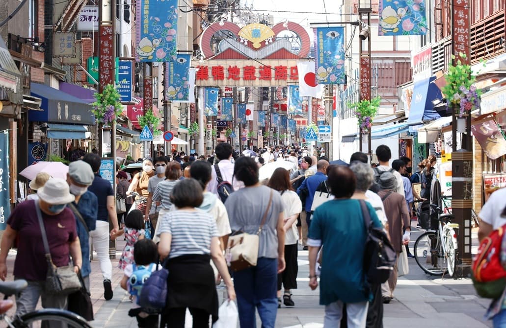 Japan's population drops below 120M for first time in 42 years