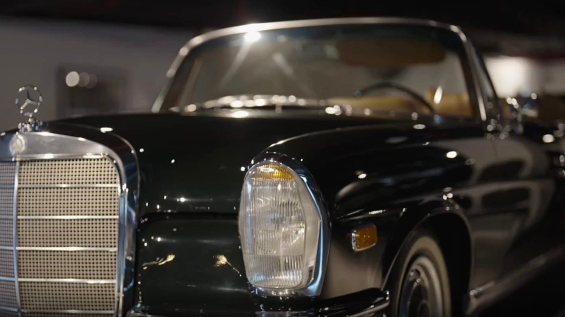 Abu Dhabi Offers Coffee Amid Rare Classic Cars