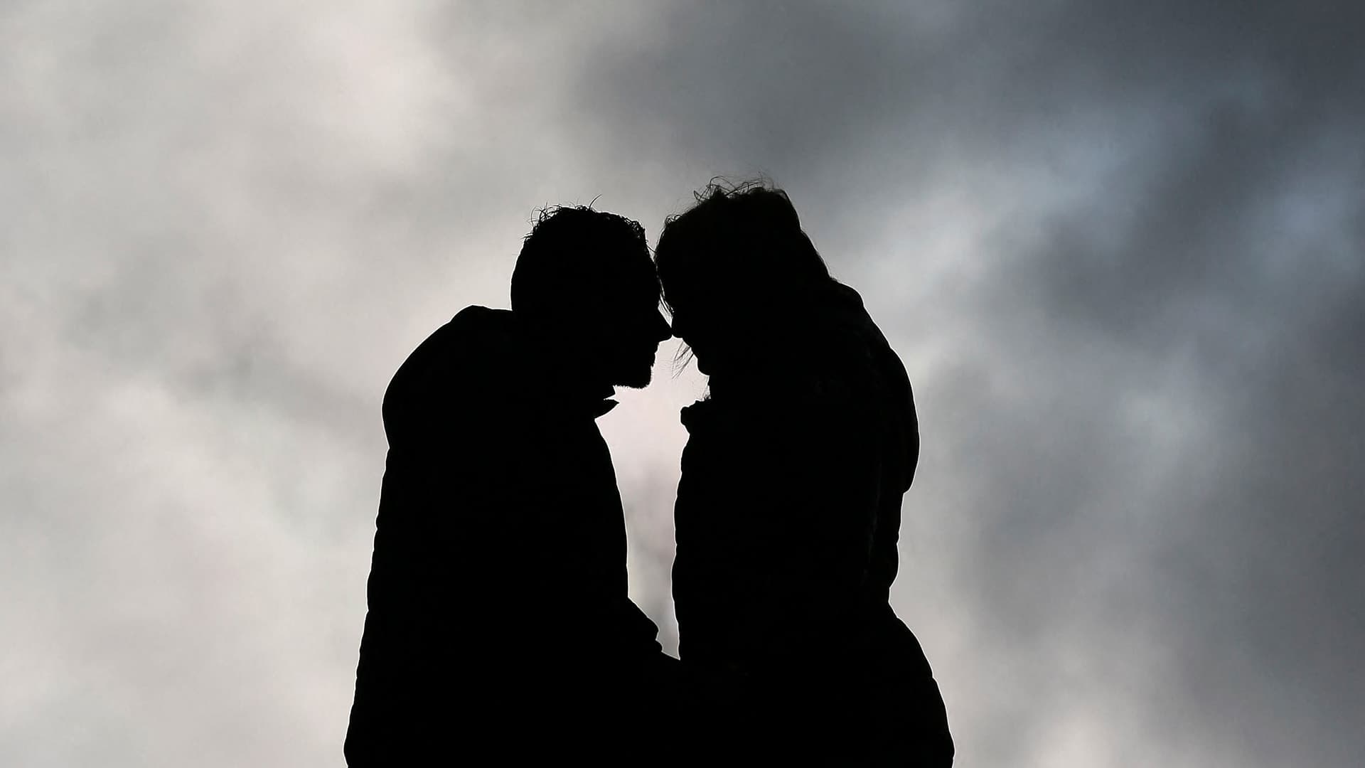 Enhance Your Relationship with a 6-Second Kiss