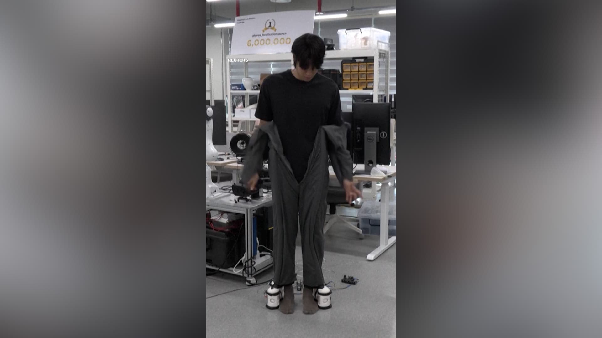 Smart clothing wraps in 10 seconds