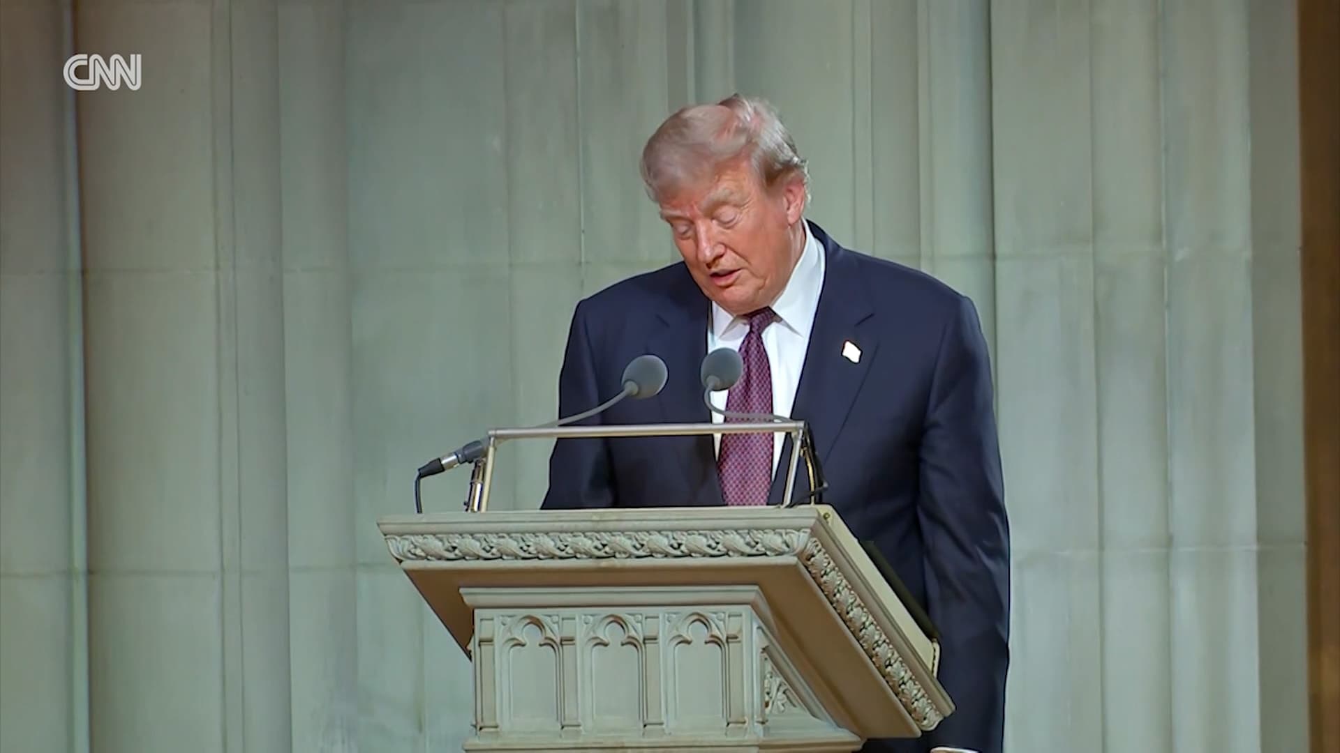 Trump recounts Lindsay Graham's phone leak