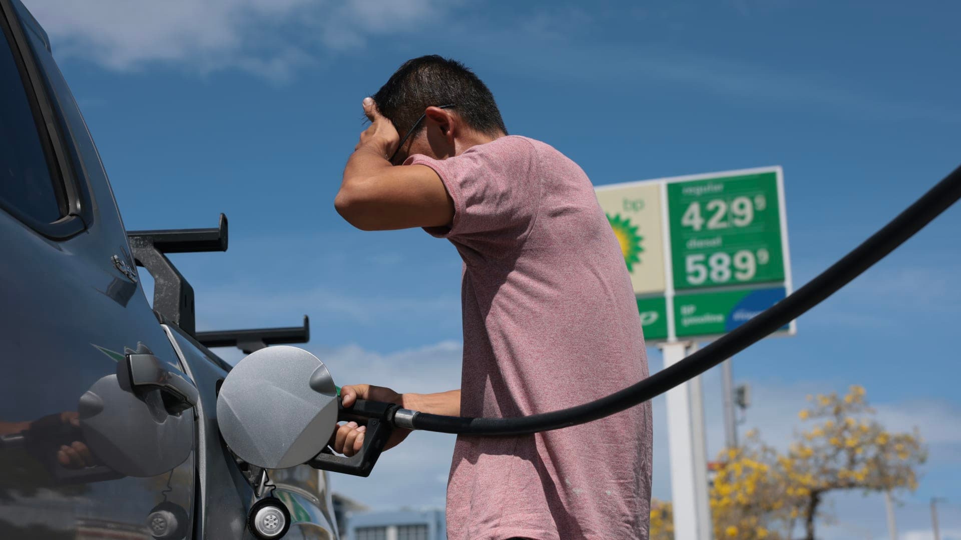 Oil exceeds $90 as gasoline prices climb