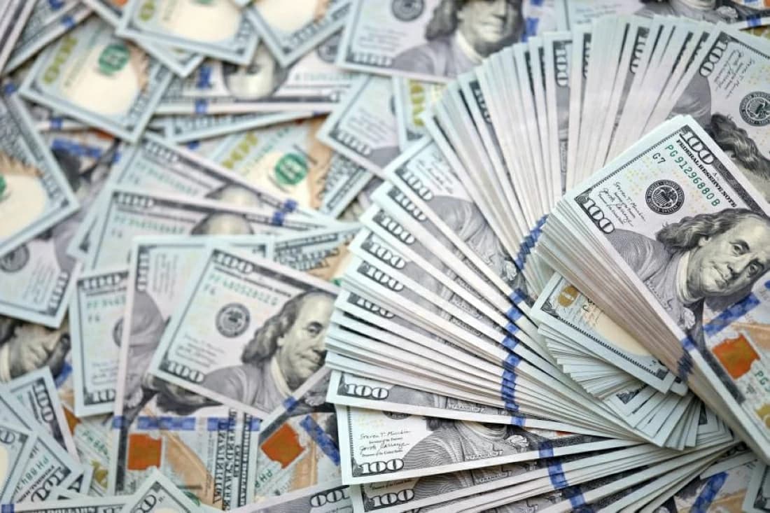 Dollar stays near weekly high amid war developments