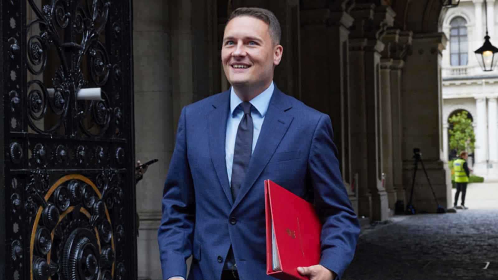 UK Defense Minister aims to restore US alliance
