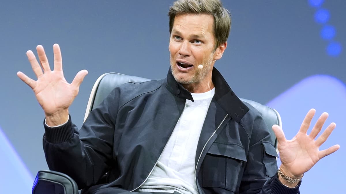 Tom Brady's actions embarrass former Raiders player
