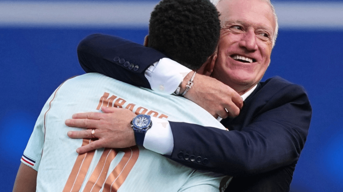 Mbappé Pays Tribute to Deschamps