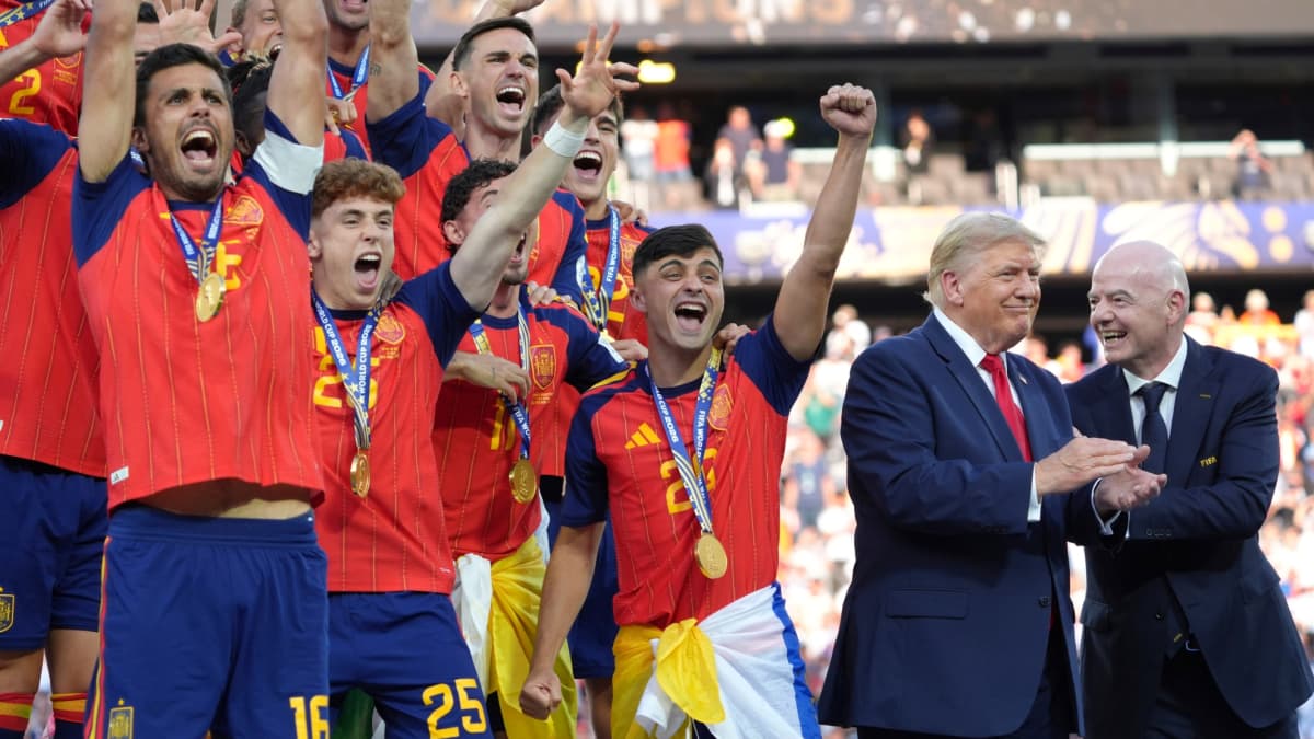 Trump removed from Spain's World Cup photo