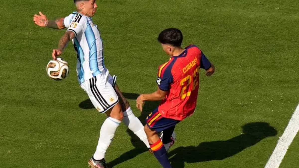 Enzo Fernández Reflects on World Cup Red