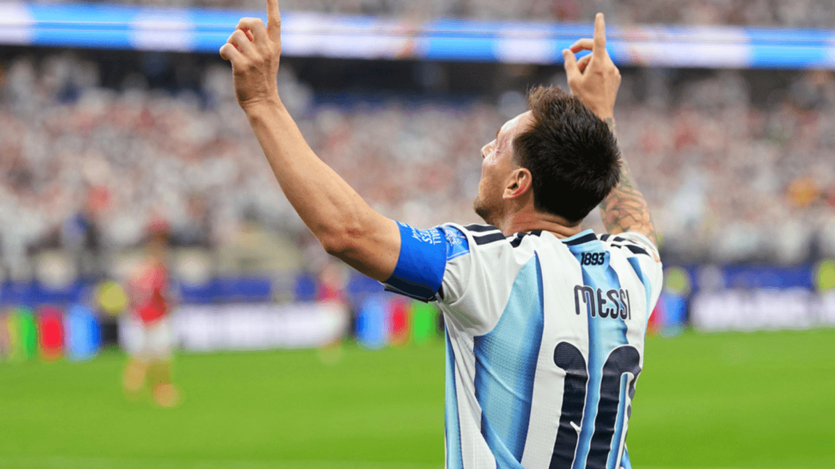 Messi Gets Support from Former Real Madrid Teammate