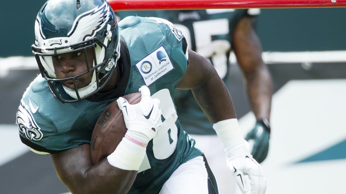 Judge grants early release to ex-NFL player Wendell Smallwood to be with his dying daughter