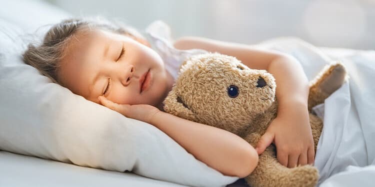 Fan or AC: How to keep your child safe from heat