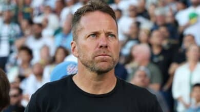 LAFC dismisses coach after poor results