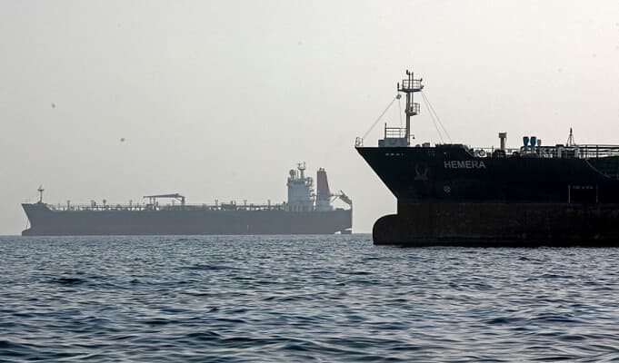 Iranian TV reports 5 ships' Strait attempt