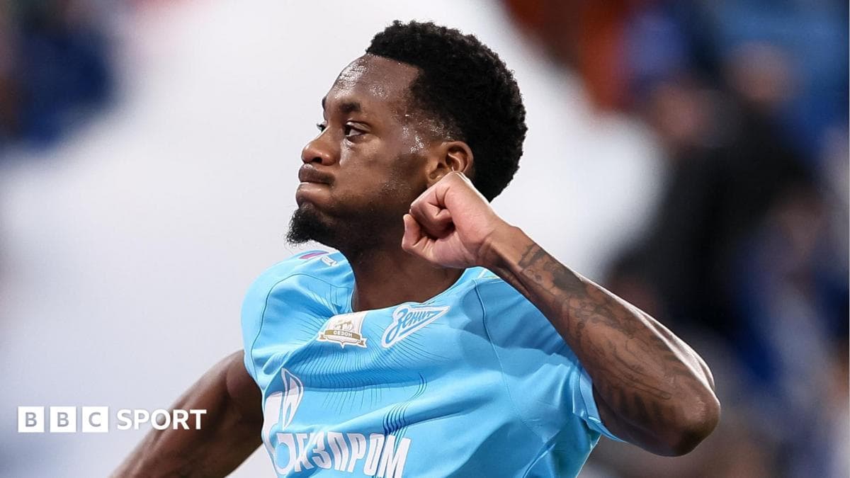 Jhon Duran joins Benfica on loan