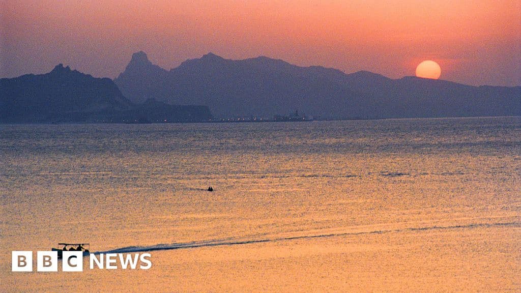 Somali pirates blamed for seizure of second tanker near Yemen in three months
