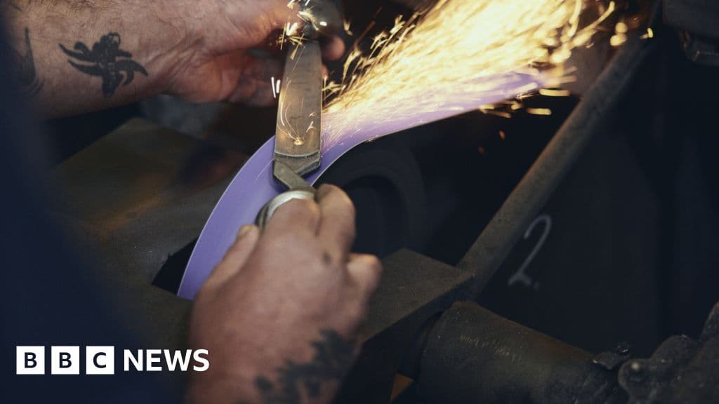 Manufacturing: Trainees Merge Tech and Traditions