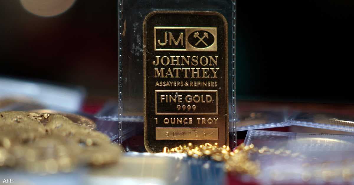 Gold Gains Over 1% Amid Oil Drop
