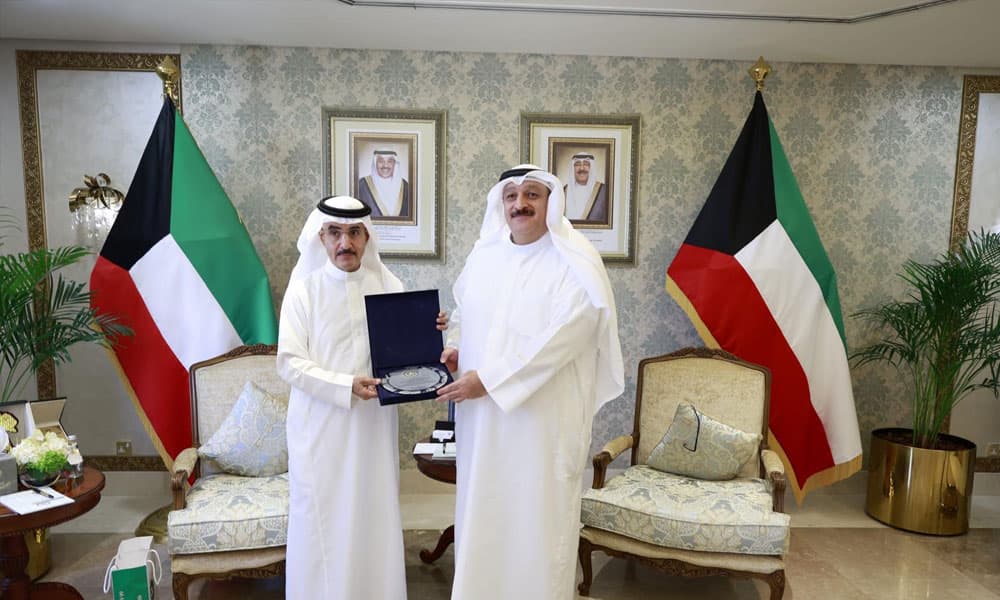 Health Minister discusses Gulf University cooperation