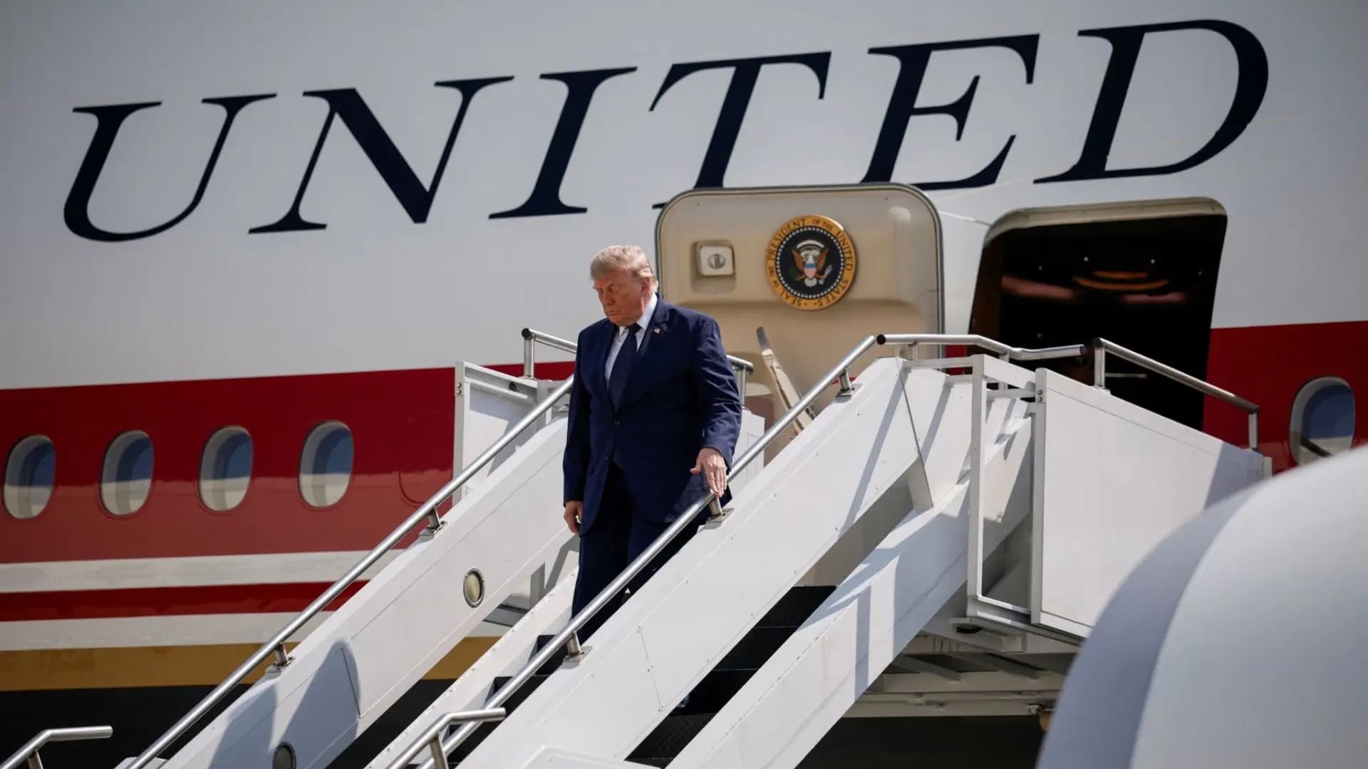 Trump unveils $22bn airport upgrade