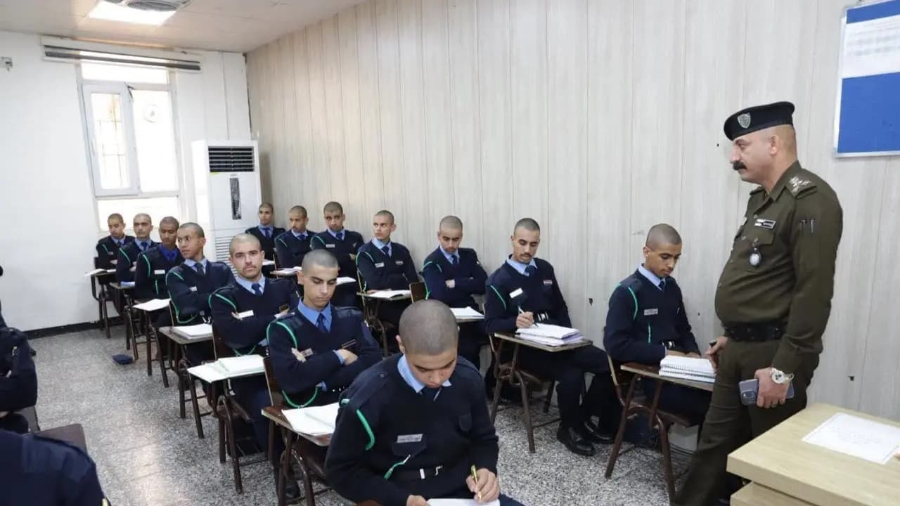 Iraq Opens Police Commission Registration