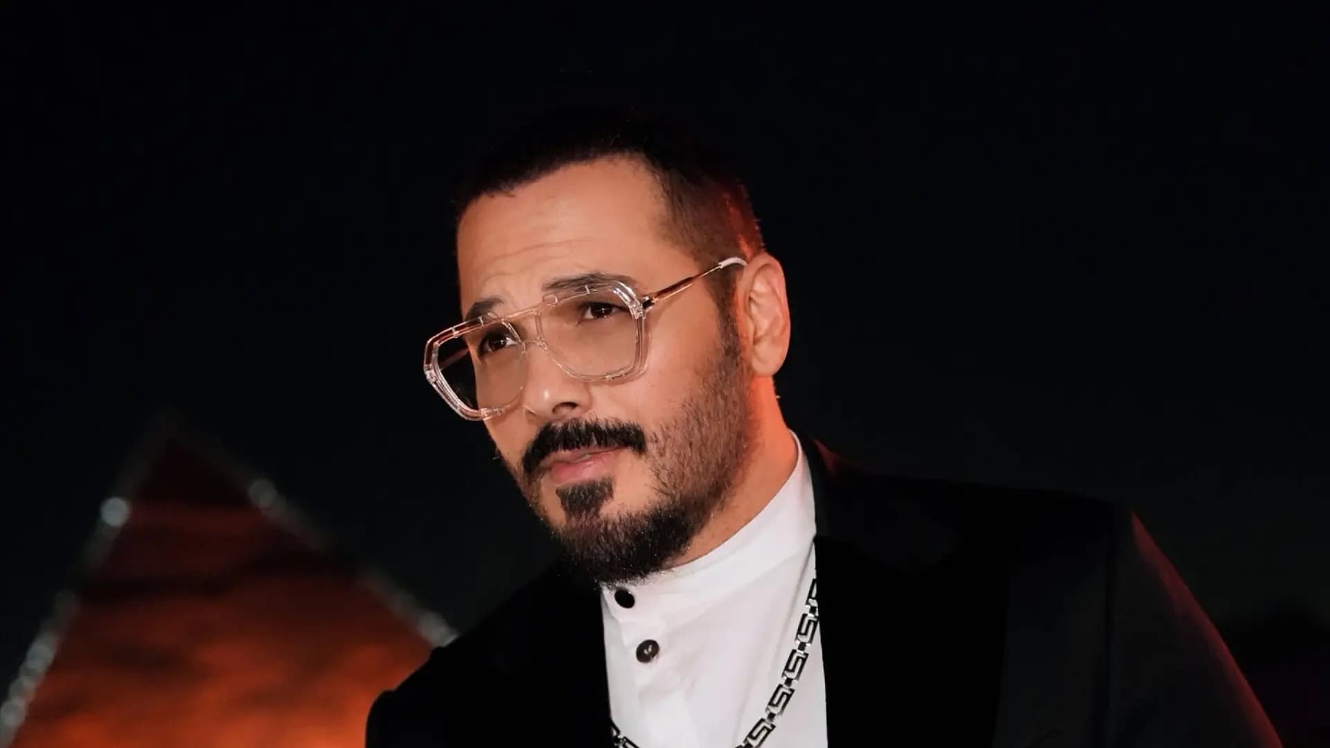 Debate over Rayaem Ayyash's look in Adhebeen