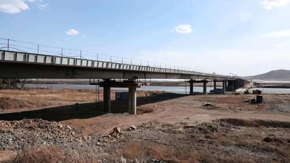 Russia and North Korea Complete Bridge